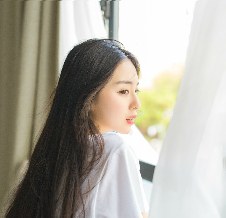 从此以后，刘协在自己手中的弊端反而大过了他所带来的利益，甚至还甩不脱，如果可以，曹操真想把这个麻烦扔给吕布，让吕布自己去折腾，但很显然，如果他真那么做了，等于让吕布连大义都占住了。